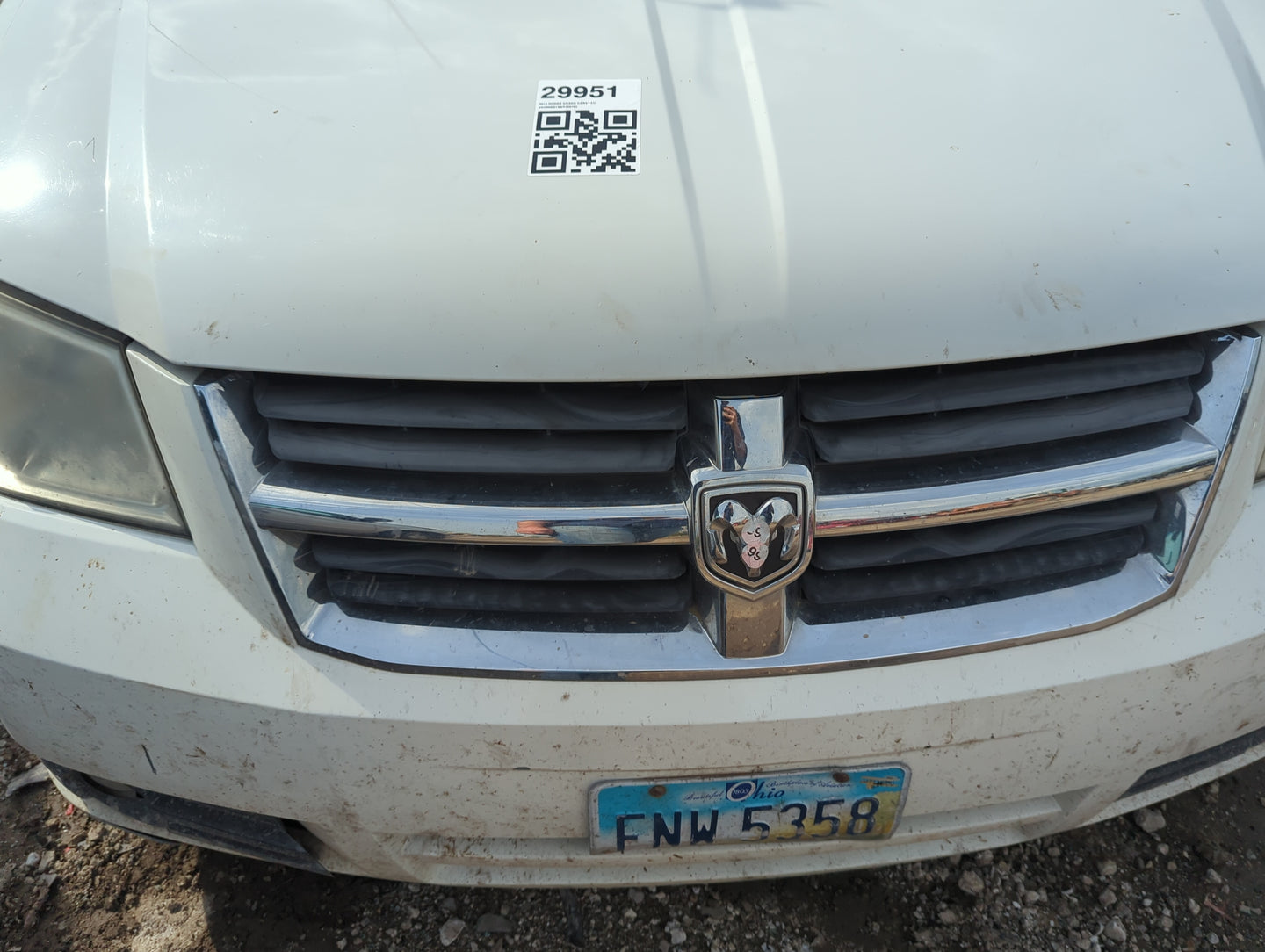 2008-2010 Dodge Grand Caravan Front Grille Bumper Not Included 5011796 - Oemusedautoparts1.com