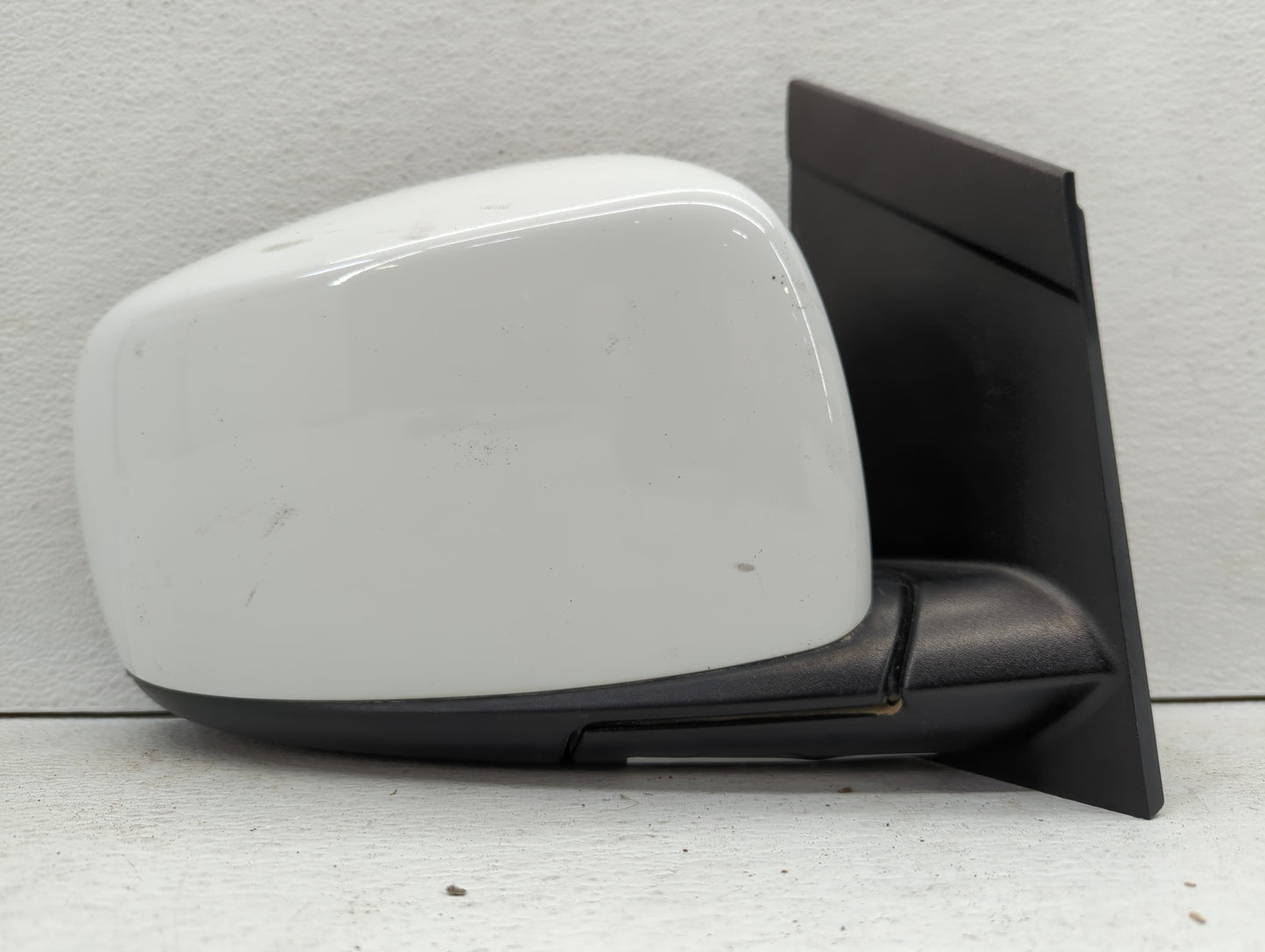 2010 Dodge Grand Caravan Driver Side View Mirror - Left Door Mirror OEM Used - Oemusedautoparts1.com