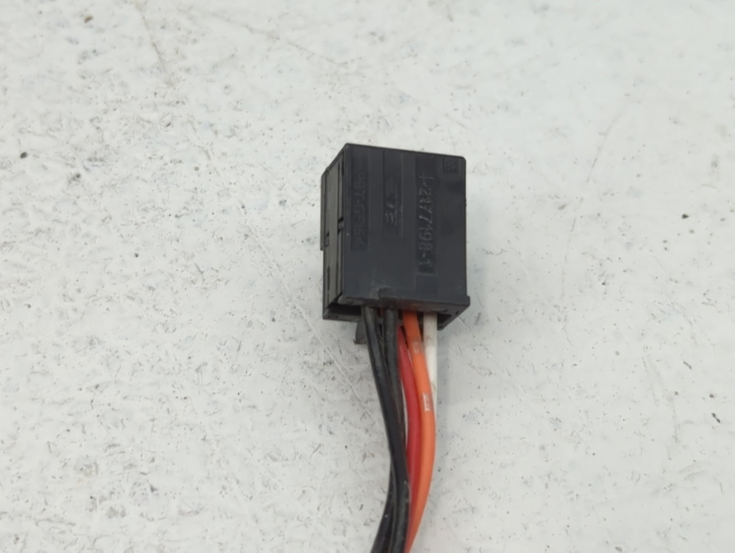 2010 Dodge Grand Caravan Driver Side View Mirror - Left Door Mirror OEM Used - Oemusedautoparts1.com