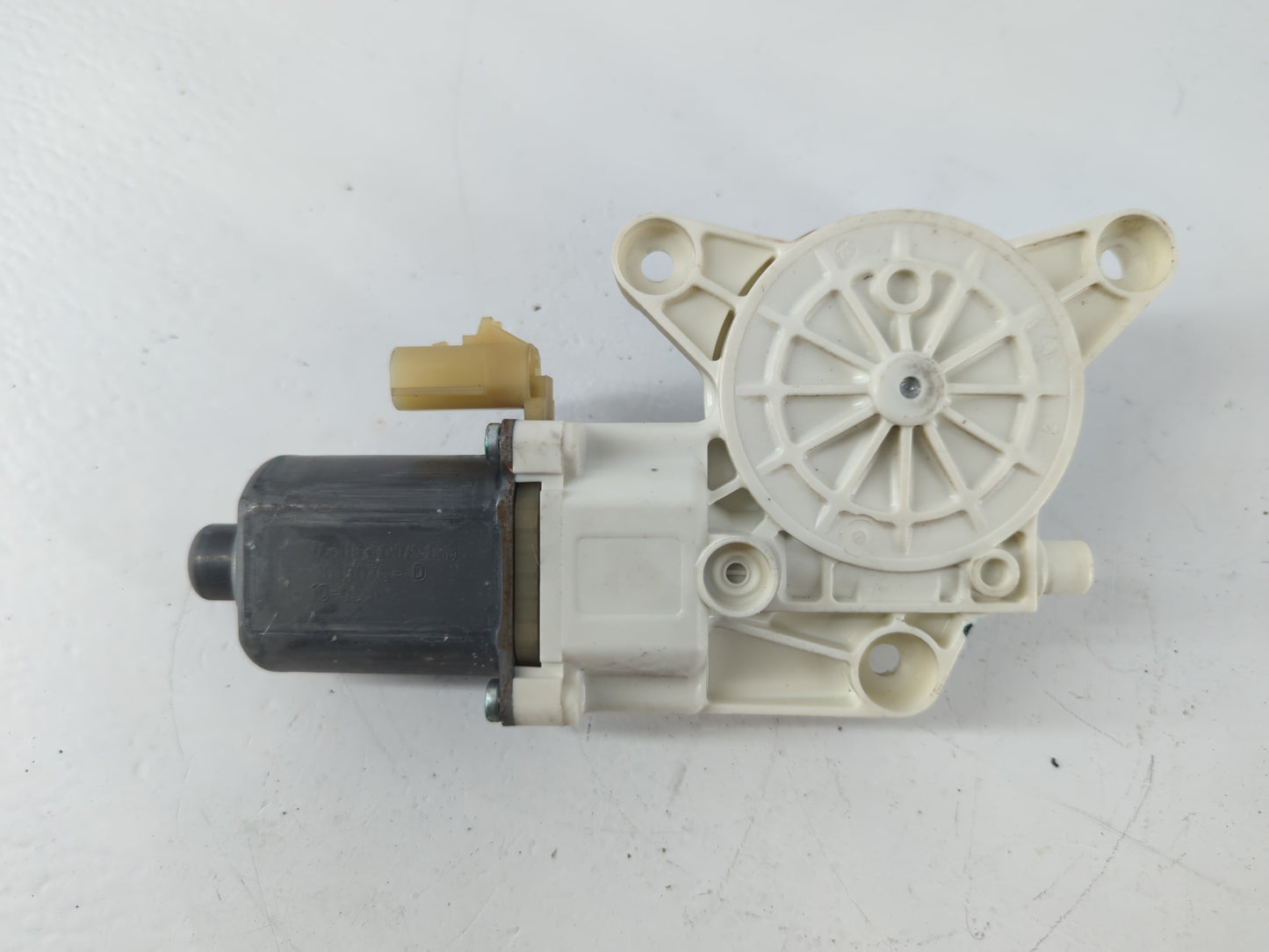 2010 Dodge Grand Caravan Passenger Front Right Power Window Motor - Oemusedautoparts1.com