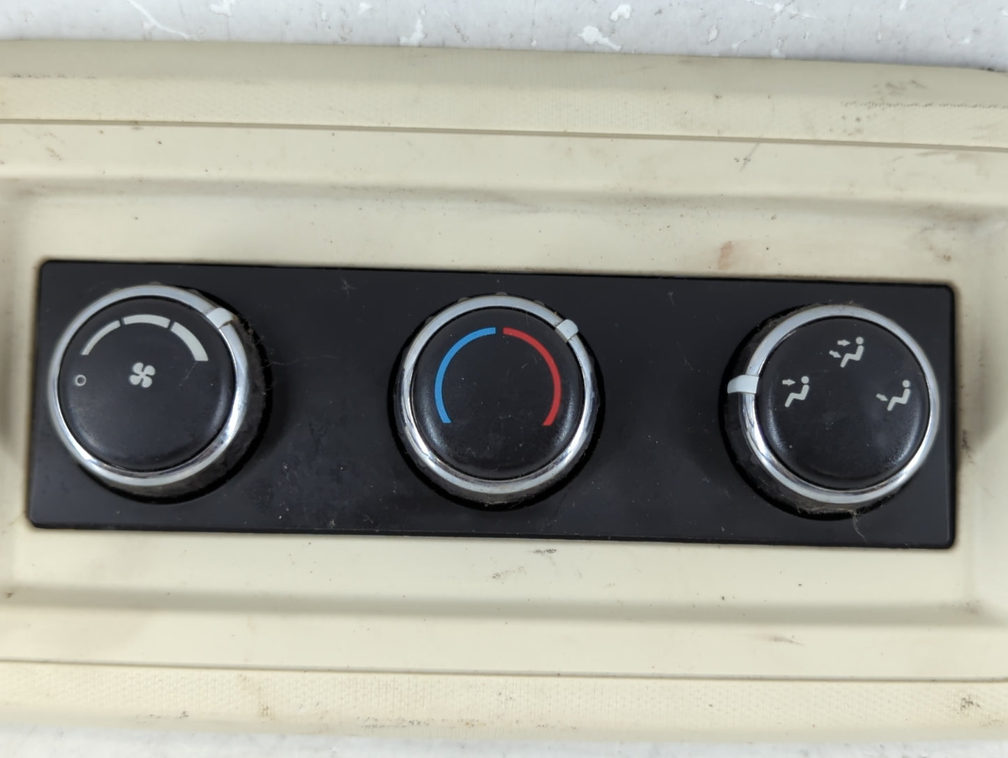 2010 Dodge Grand Caravan Climate Control Module Temperature AC/Heater Replacement Fits OEM Used Auto Parts - Oemusedautopart