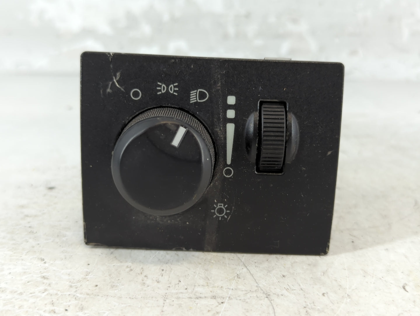 2010 Dodge Grand Caravan Headlight Lamp Control Switch - Oemusedautoparts1.com