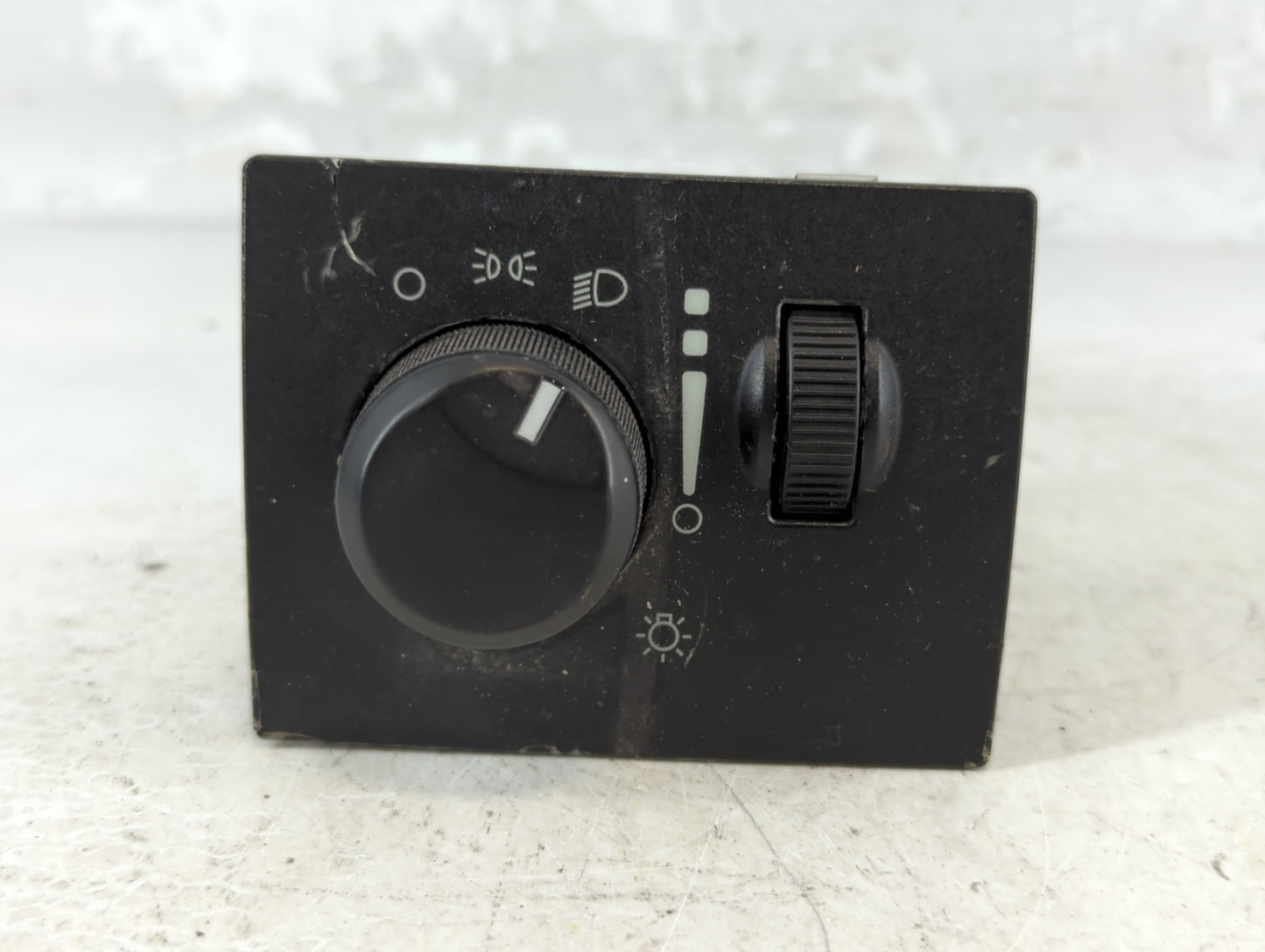 2010 Dodge Grand Caravan Headlight Lamp Control Switch - Oemusedautoparts1.com