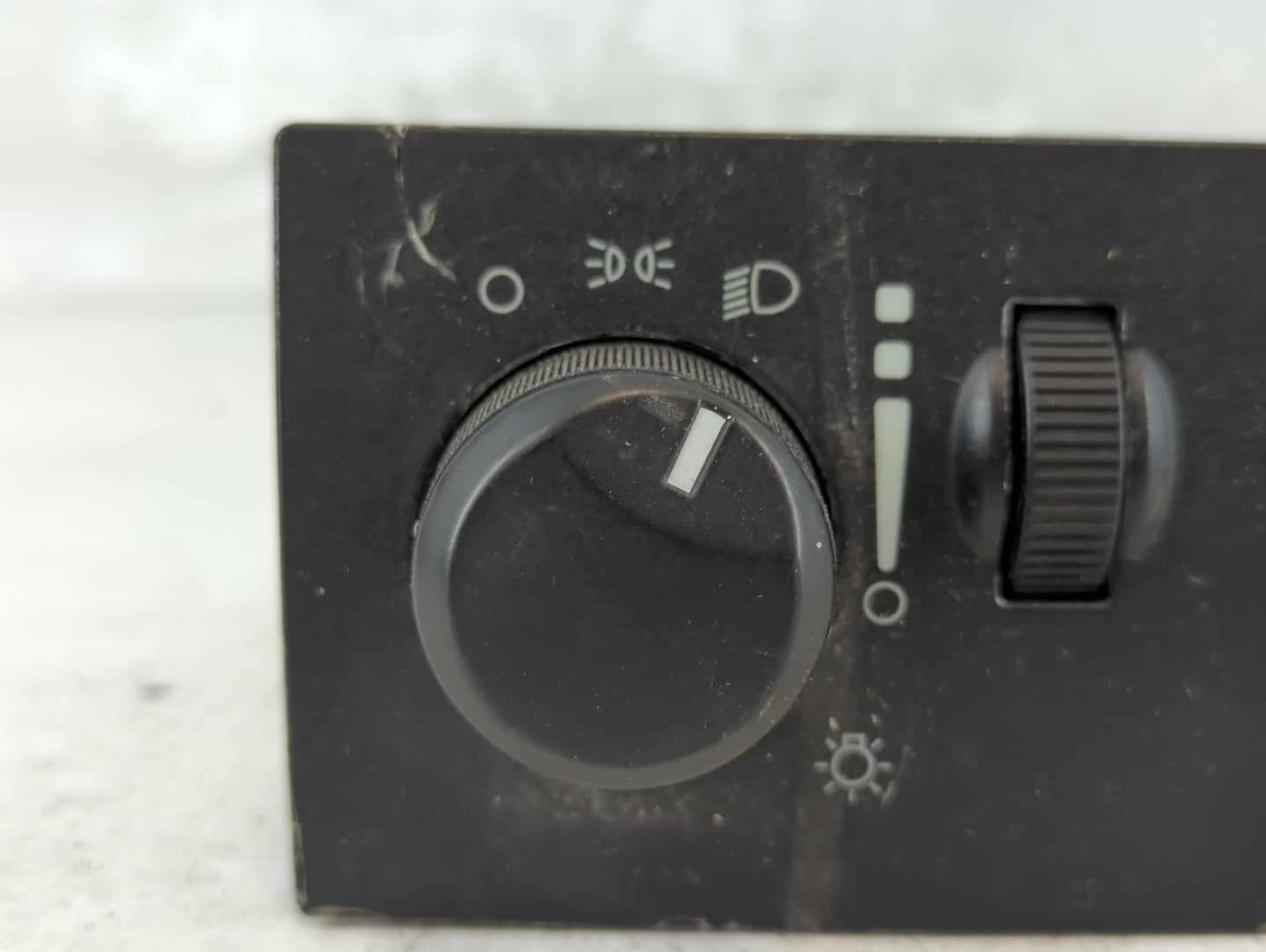 2010 Dodge Grand Caravan Headlight Lamp Control Switch - Oemusedautoparts1.com