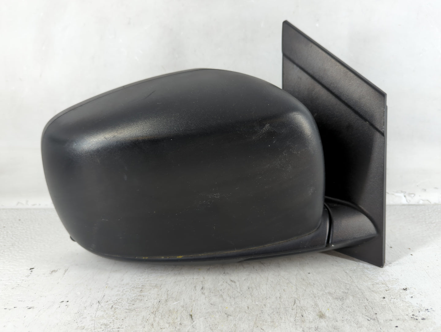 2008 Dodge Grand Caravan Passenger Right Side View Manual Door Mirror - Oemusedautoparts1.com