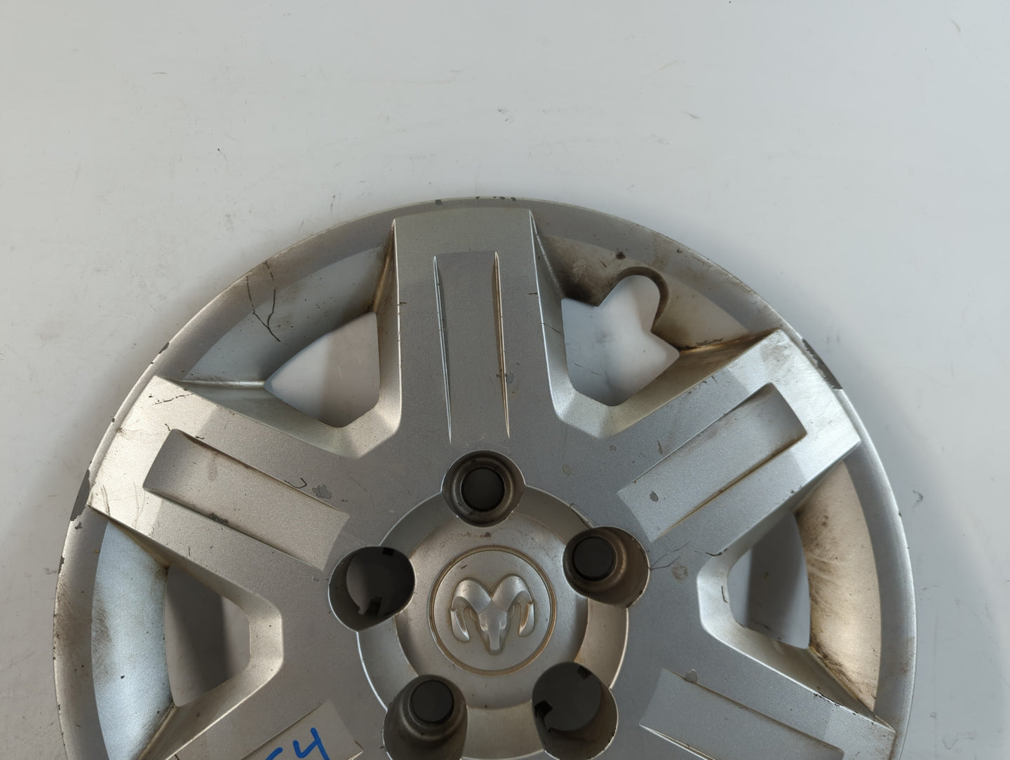 2008-2013 Dodge Grand Caravan Hubcap Wheel Cover - Oemusedautoparts1.com