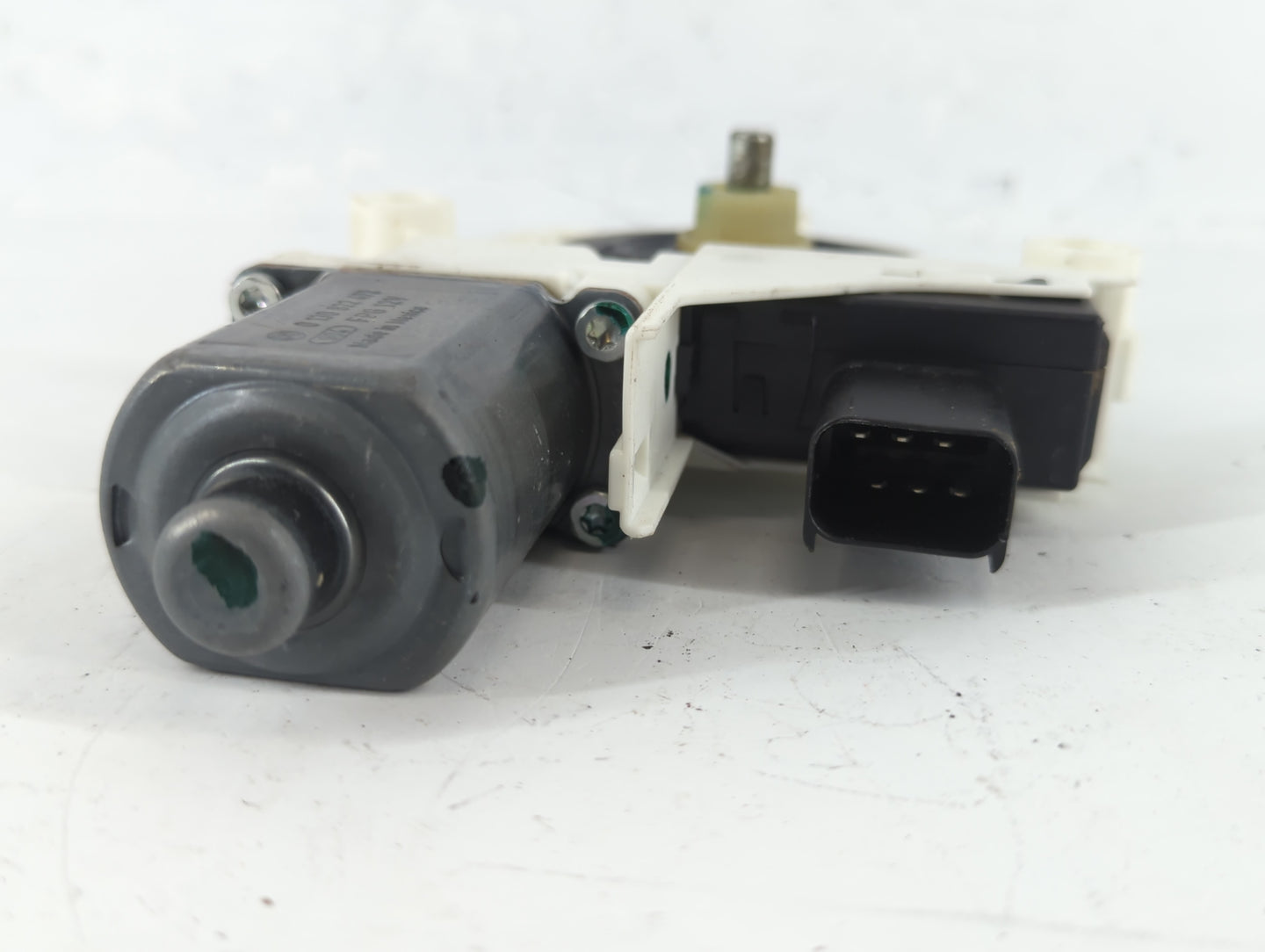 2010 Dodge Journey Driver Front Left Power Window Motor - Oemusedautoparts1.com