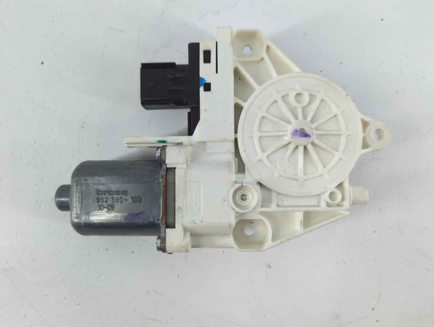 2010 Dodge Journey Driver Front Left Power Window Motor - Oemusedautoparts1.com