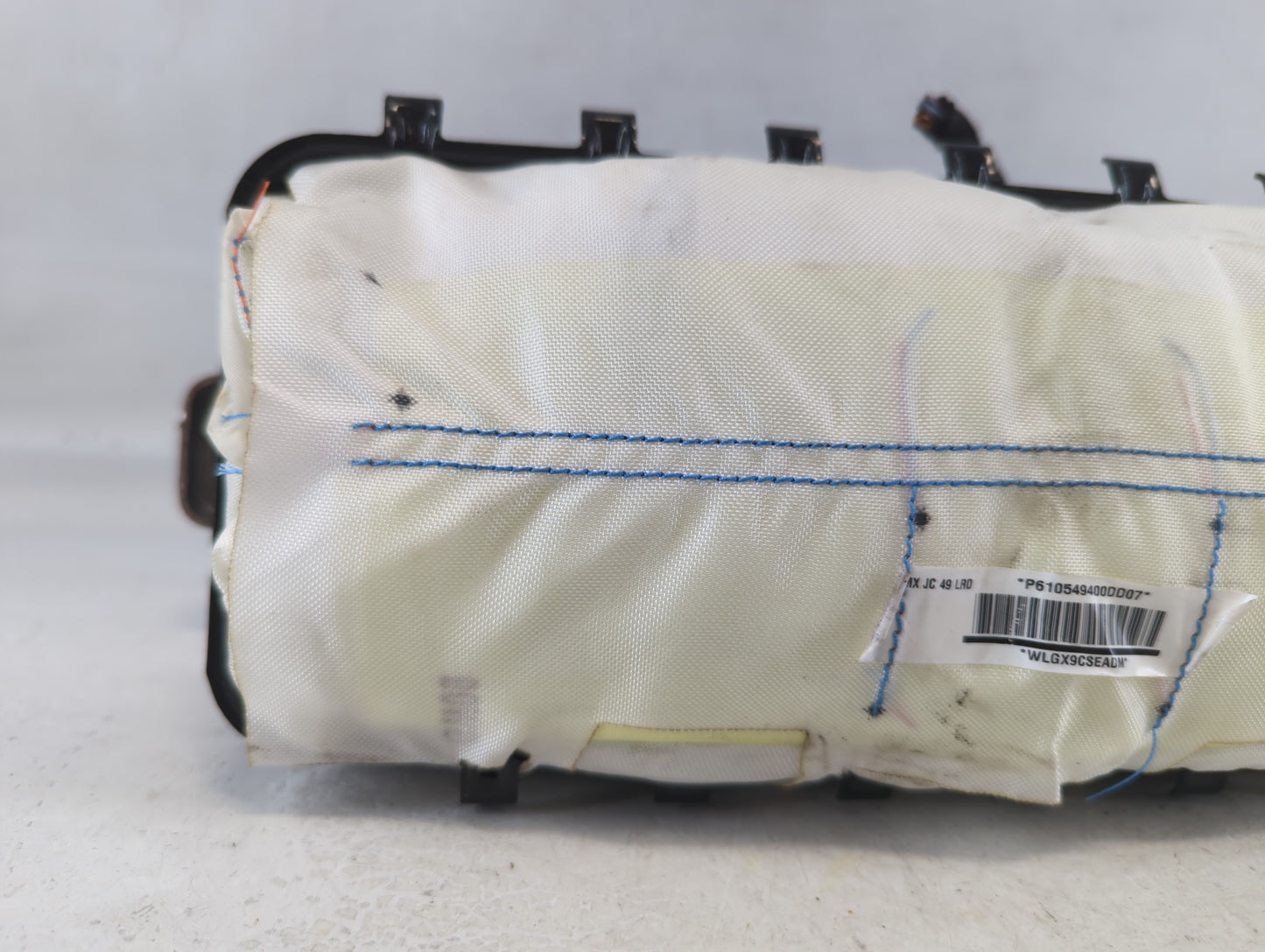 2009-2010 Dodge Journey Air Bag Passenger Right Dashboard OEM P/N:P52029371AE Fits Fits 2009 2010 OEM Used Auto Parts - Oemu