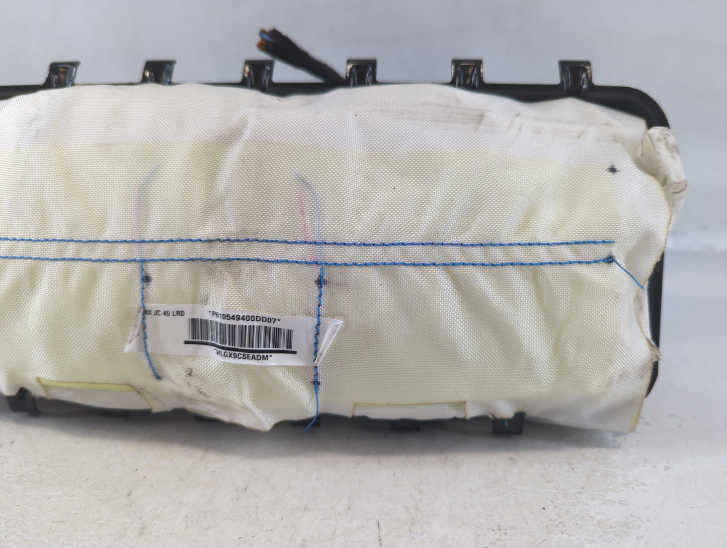 2009-2010 Dodge Journey Air Bag Passenger Right Dashboard OEM P/N:P52029371AE Fits Fits 2009 2010 OEM Used Auto Parts - Oemu