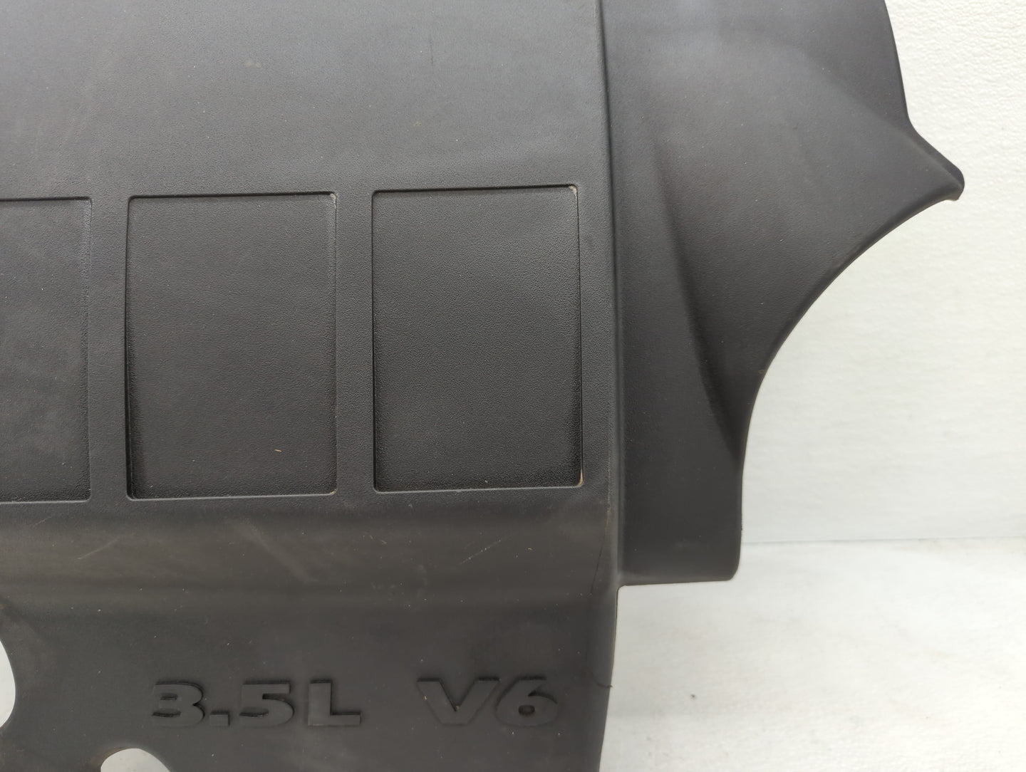 2010 Dodge Journey Engine Cover - Oemusedautoparts1.com