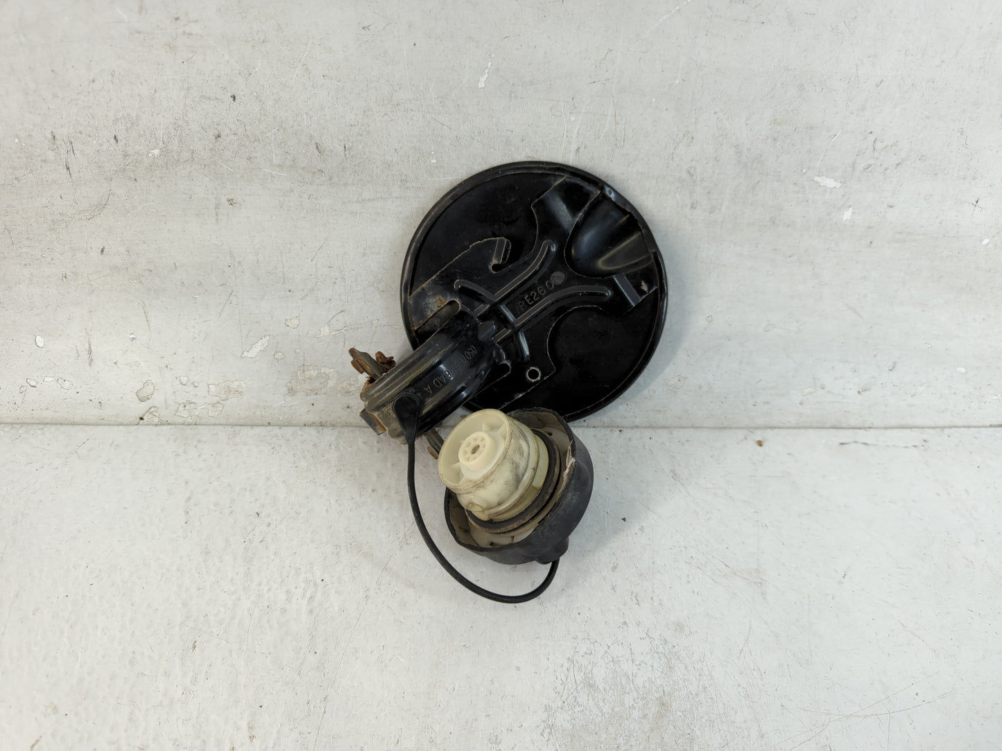 2010 Dodge Journey Fuel Tank Door Lid Gas Tank Black - Oemusedautoparts1.com