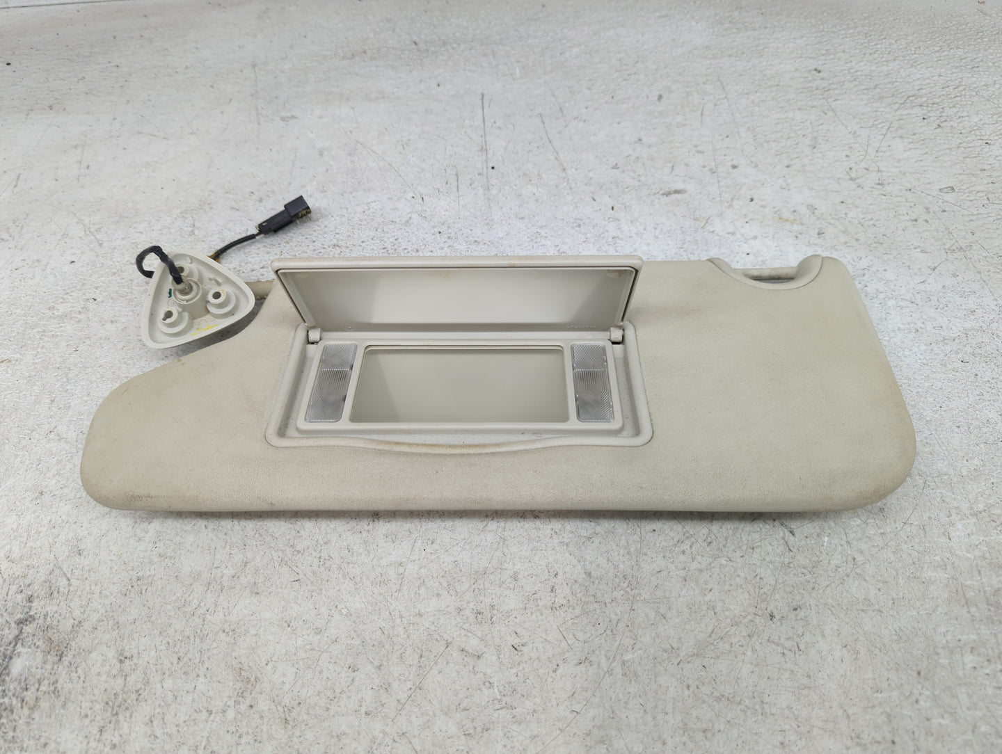 2009-2010 Dodge Journey Sun Visor Shade Replacement Driver Left Mirror Fits Fits 2009 2010 OEM Used Auto Parts - Oemusedauto
