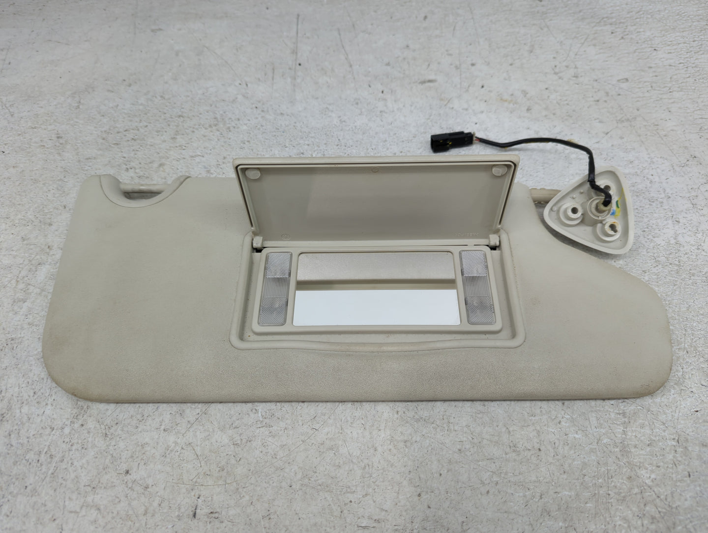 2009-2010 Dodge Journey Sun Visor Shade Replacement Passenger Right Mirror Fits Fits 2009 2010 OEM Used Auto Parts - Oemused