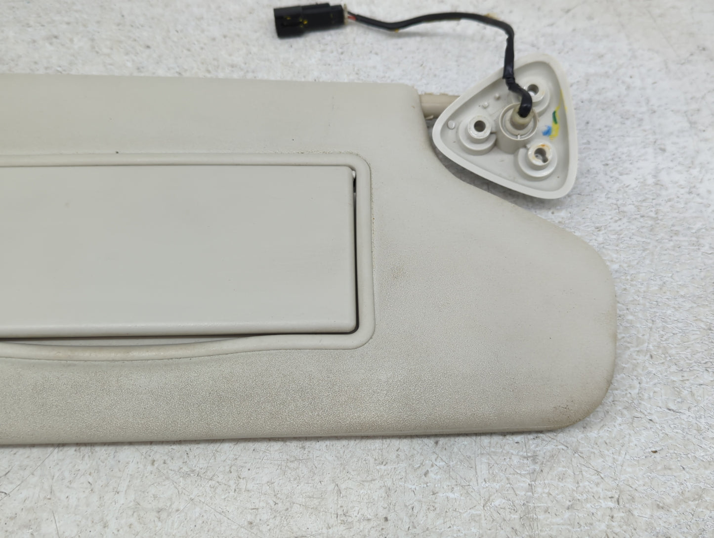 2009-2010 Dodge Journey Sun Visor Shade Replacement Passenger Right Mirror Fits Fits 2009 2010 OEM Used Auto Parts - Oemused