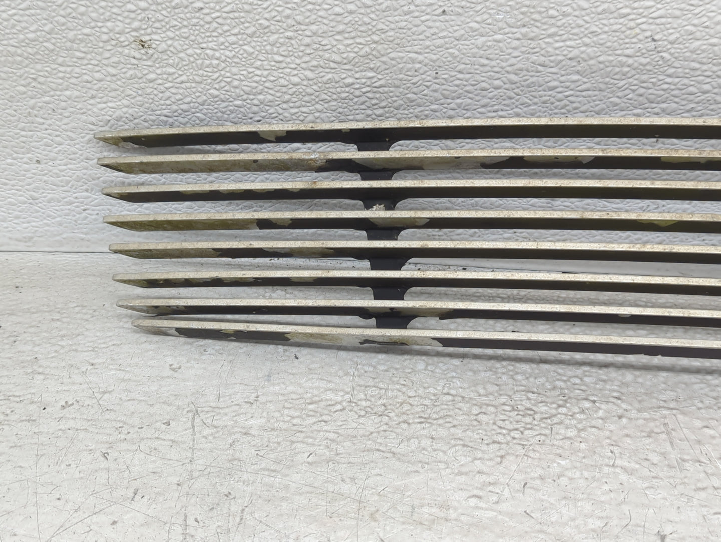 2010 Dodge Journey Front Bumper Grille - Oemusedautoparts1.com