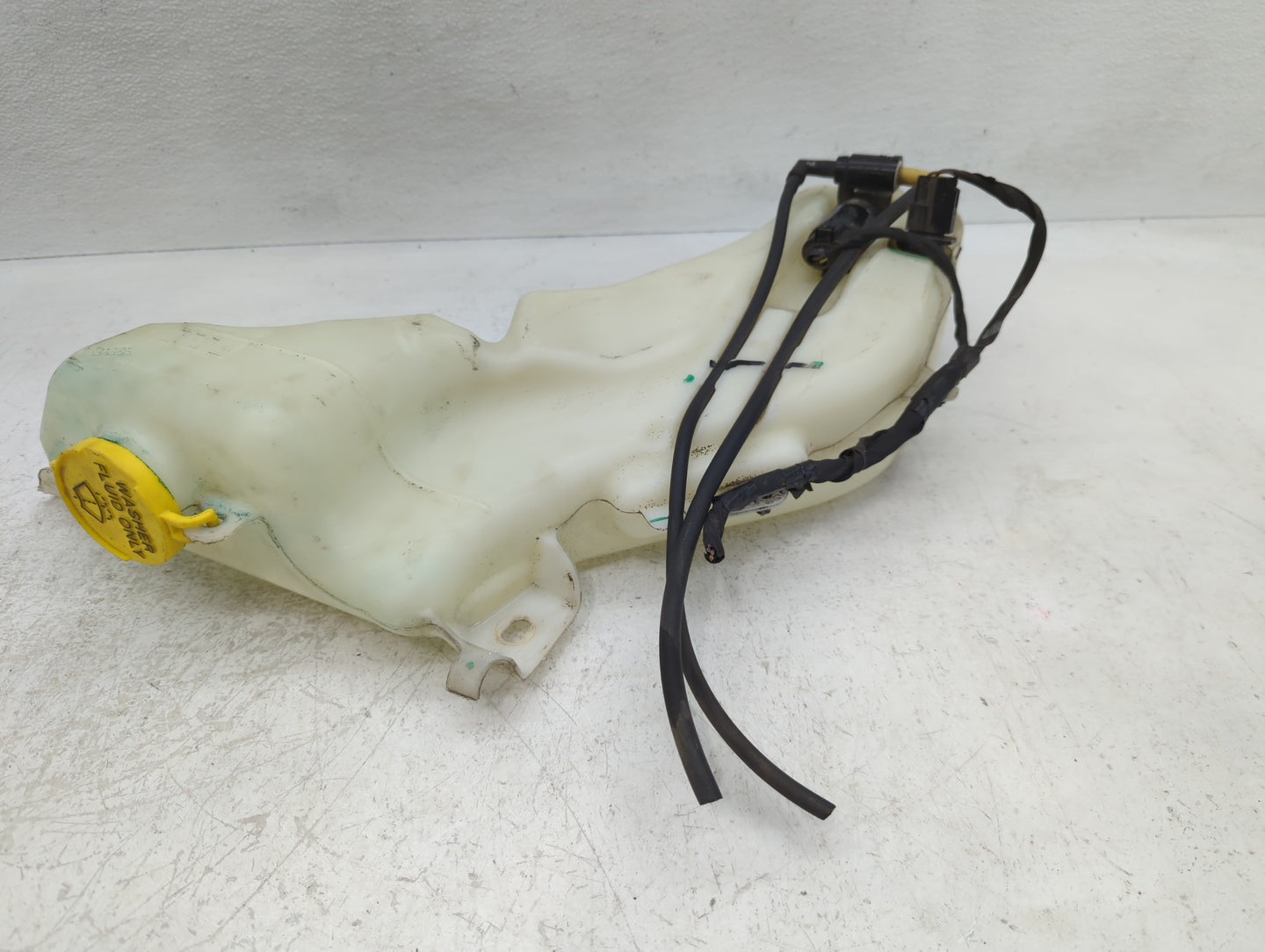 2010 Dodge Journey Windshield Washer Fluid Reservoir Bottle Oem - Oemusedautoparts1.com