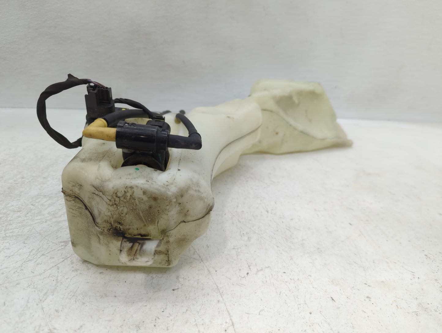 2010 Dodge Journey Windshield Washer Fluid Reservoir Bottle Oem - Oemusedautoparts1.com
