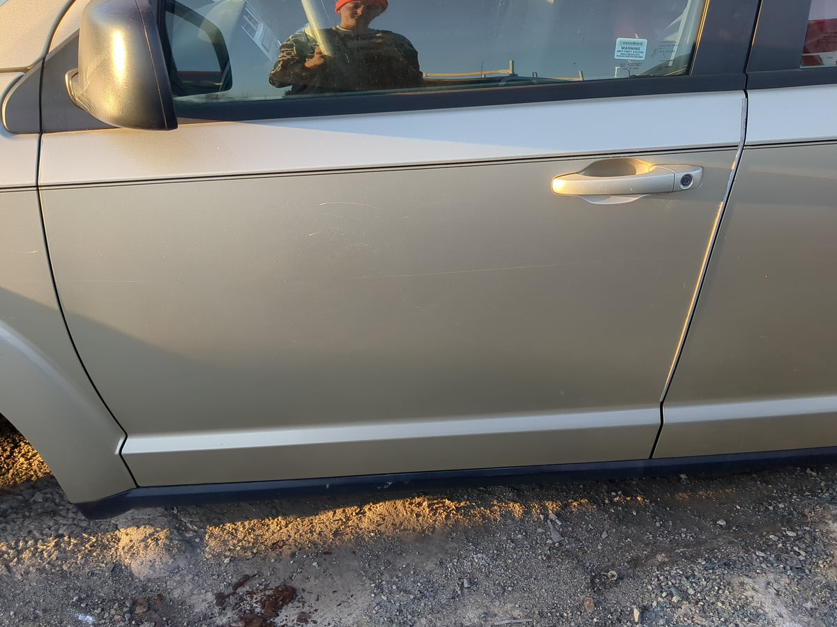 2010 Dodge Journey Driver Front Door Oem 1231974 - Oemusedautoparts1.com