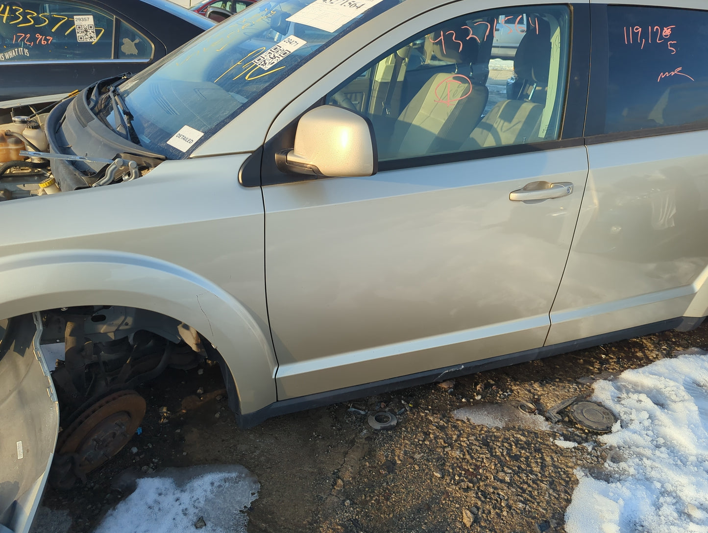 2010 Dodge Journey Driver Front Door Oem 1263142 - Oemusedautoparts1.com