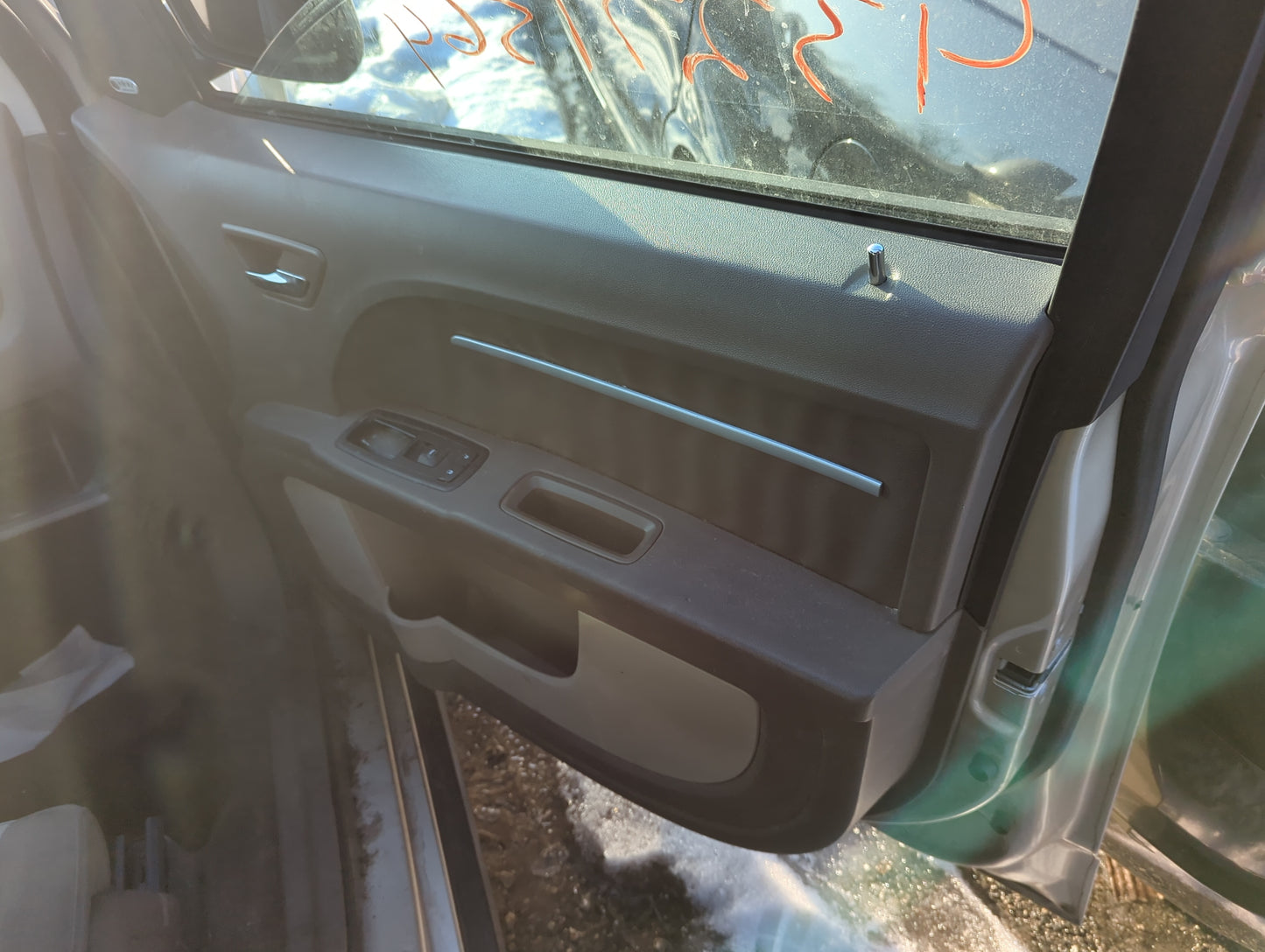 2010 Dodge Journey Front Right Passenger Interior Door Panel Trim 1263194 - Oemusedautoparts1.com