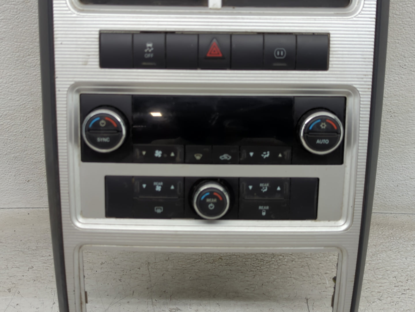 2010 Dodge Journey Climate Control Module Temperature AC/Heater Replacement P/N:P55111894AG Fits OEM Used Auto Parts - Oemus