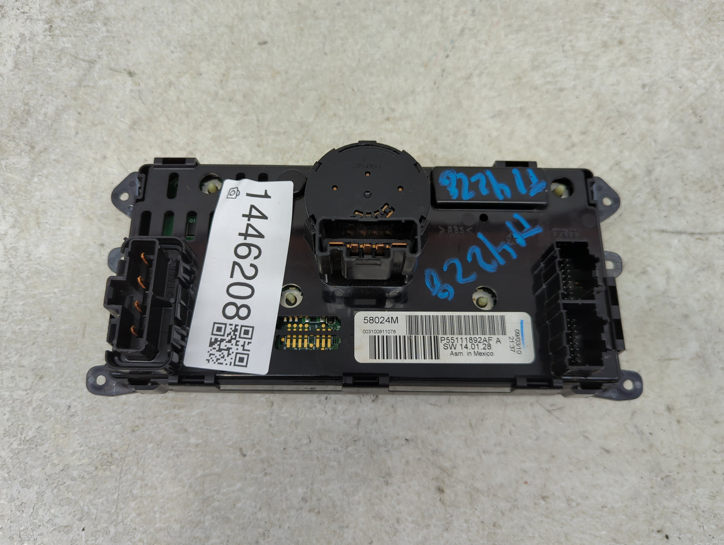 2010 Dodge Journey Climate Control Module Temperature AC/Heater Replacement P/N:P55111892AF 58024M Fits OEM Used Auto Parts 