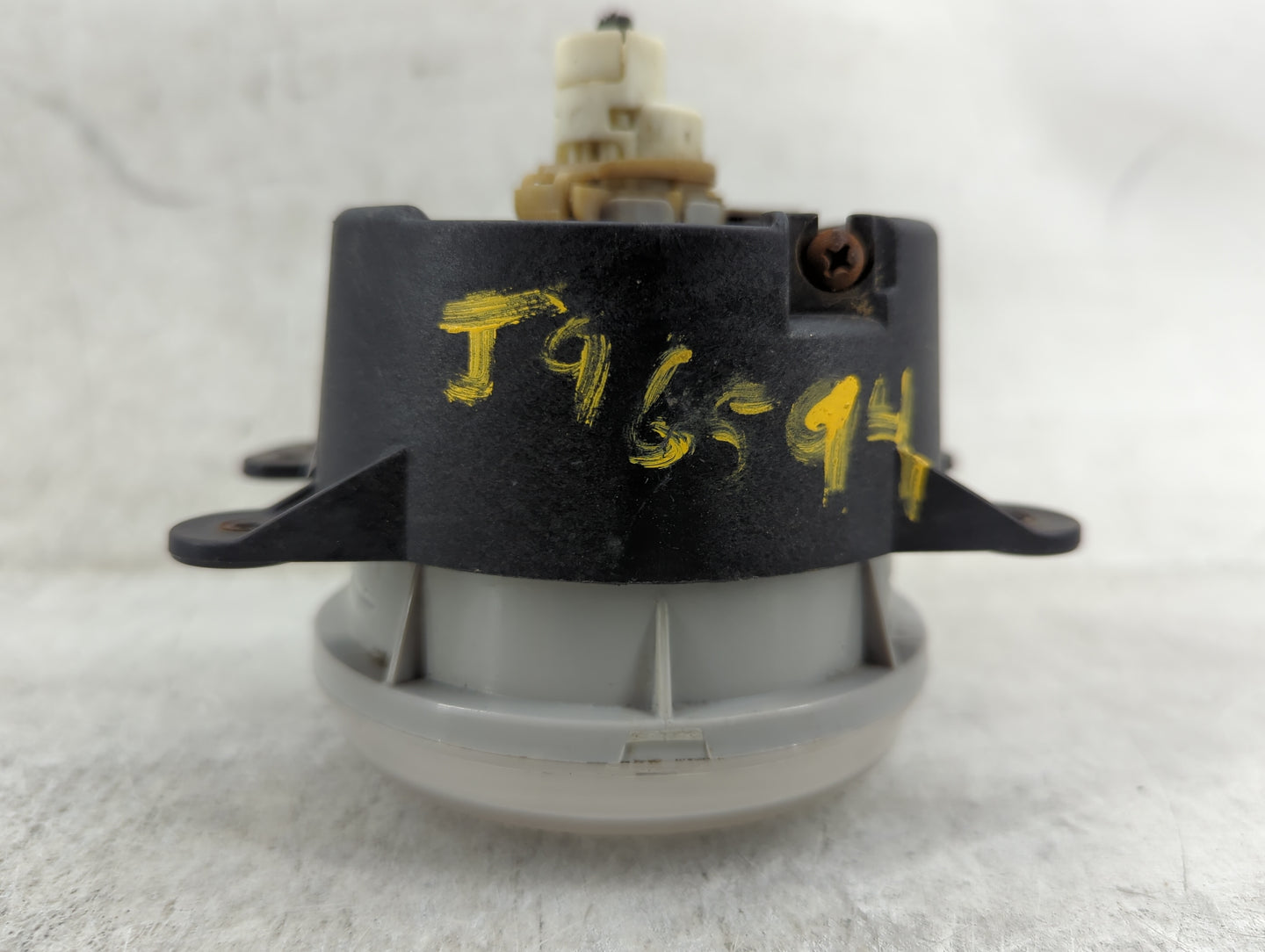 2018-2020 Dodge Journey Passenger Right Oem Fog Light Lamp Black 1462570 - Oemusedautoparts1.com