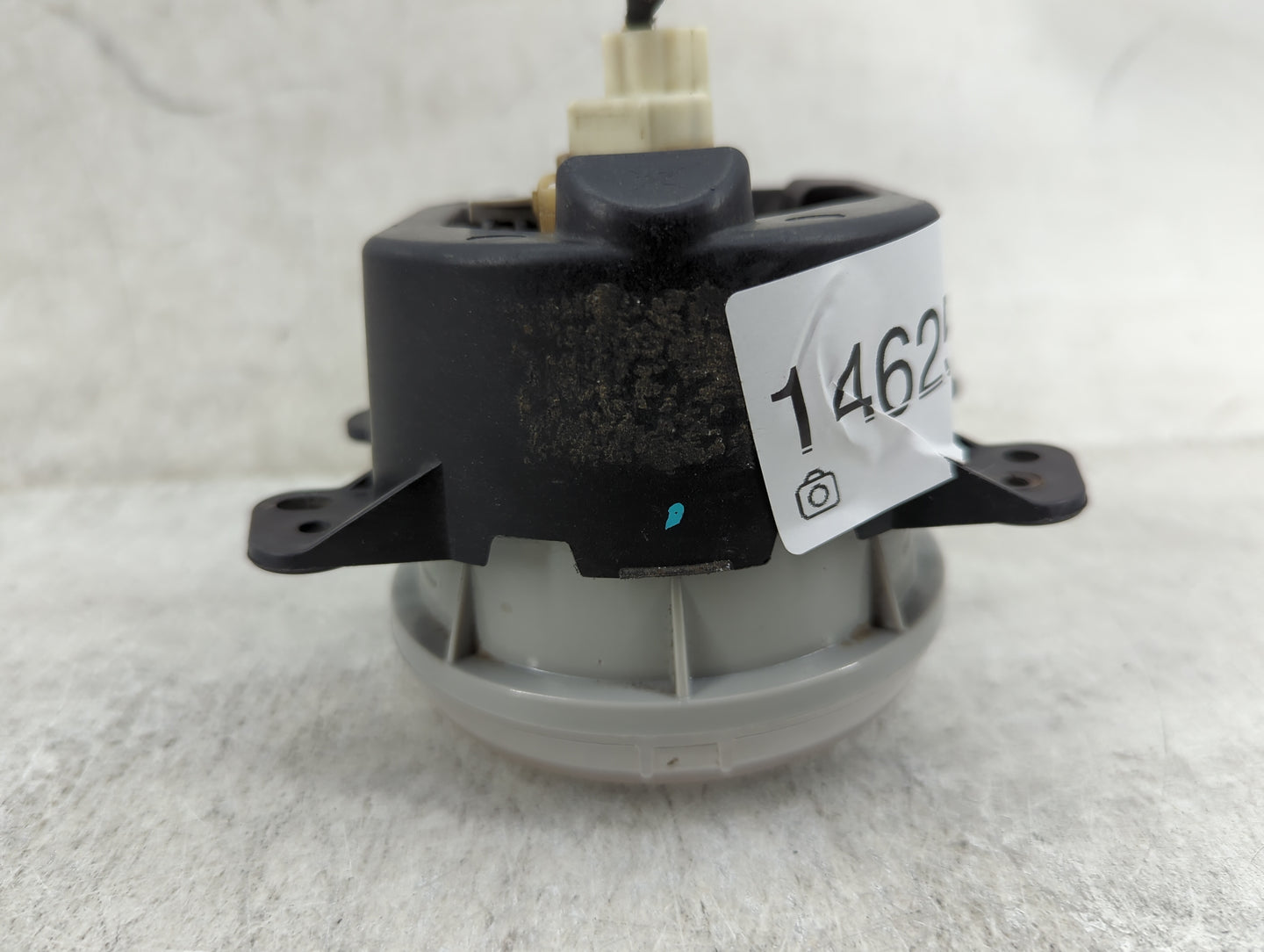 2018-2020 Dodge Journey Passenger Right Oem Fog Light Lamp Black 1462570 - Oemusedautoparts1.com