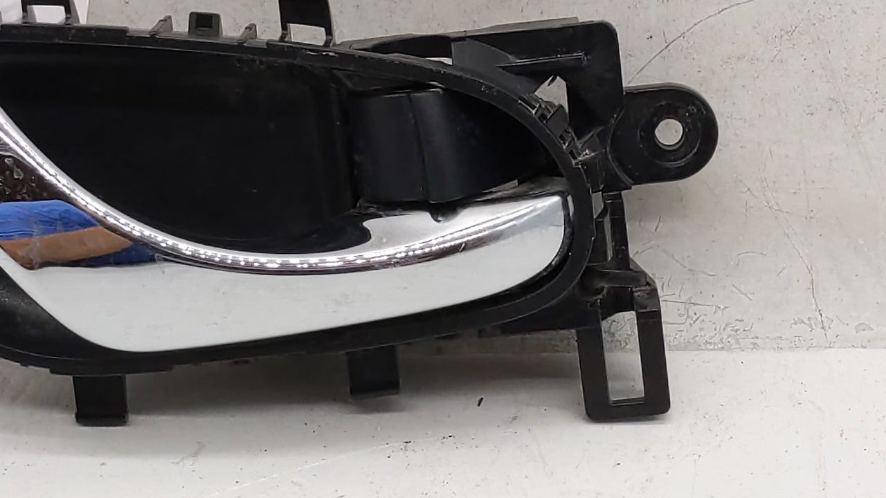2009 Dodge Journey Passenger Front Right Door Handle Exterior Assembly - Oemusedautoparts1.com