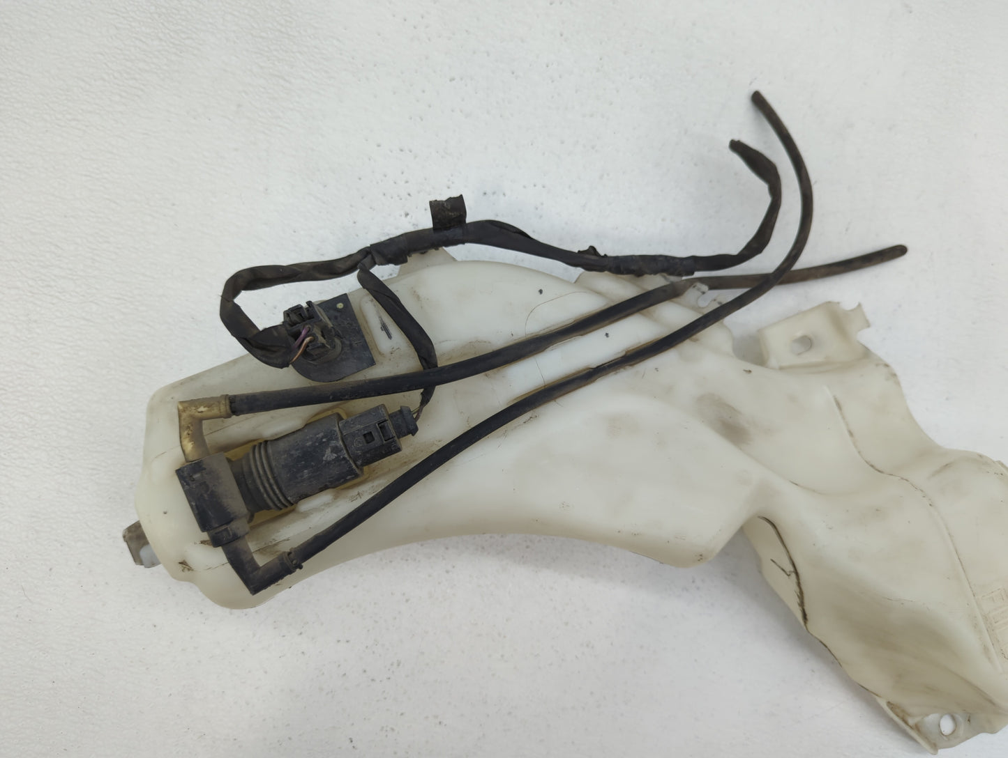 2010 Dodge Journey Windshield Washer Fluid Reservoir Bottle Oem - Oemusedautoparts1.com