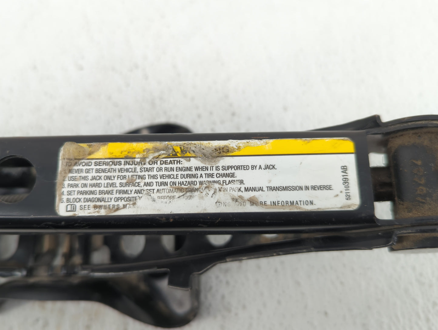 2010 Dodge Journey Spare Scissor Car Jack 527027 - Oemusedautoparts1.com