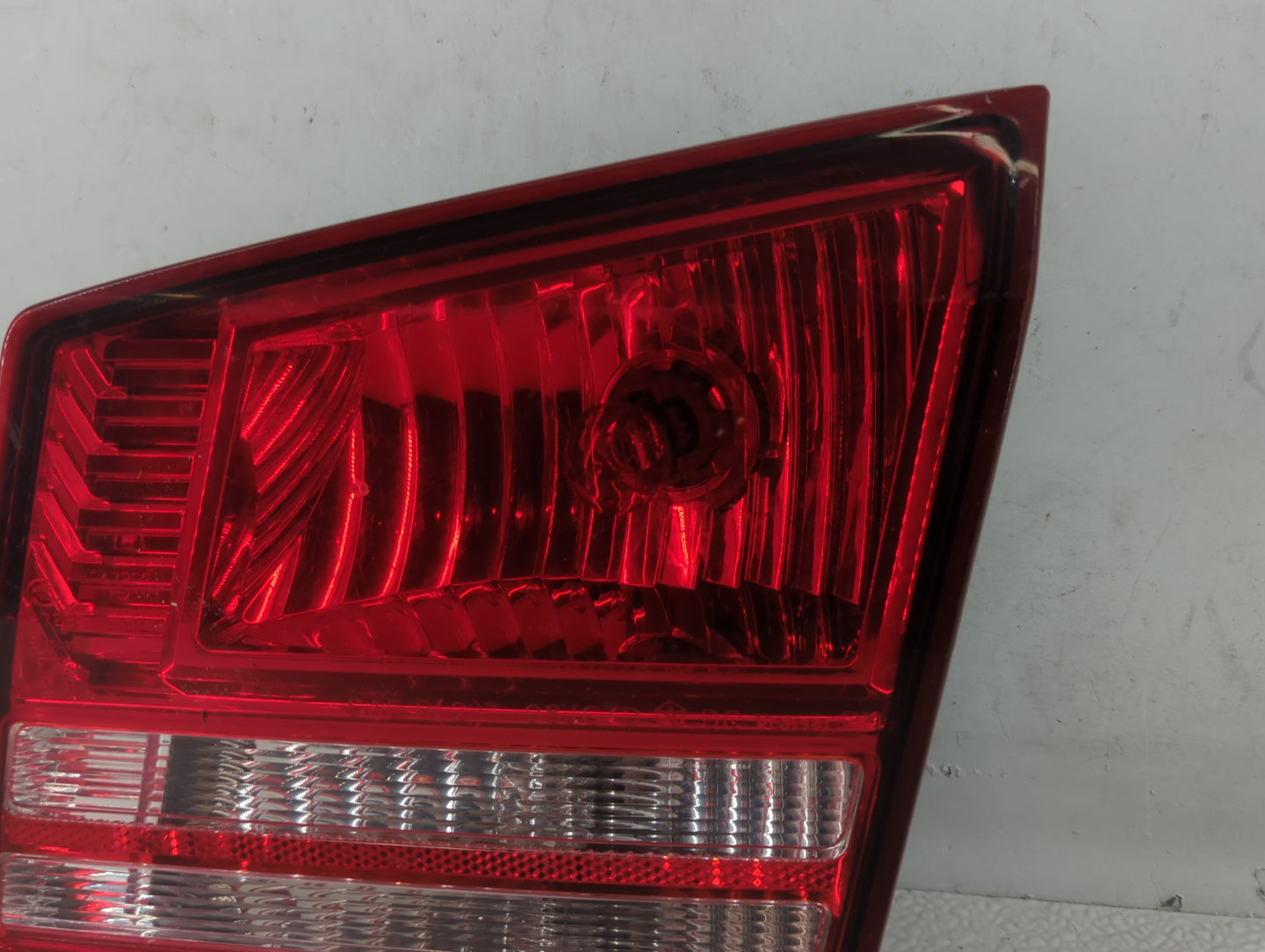 2010 Dodge Journey Tail Light Assembly Passenger Right OEM P/N:BL04BG6576 04806368AD Fits OEM Used Auto Parts - Oemusedautop