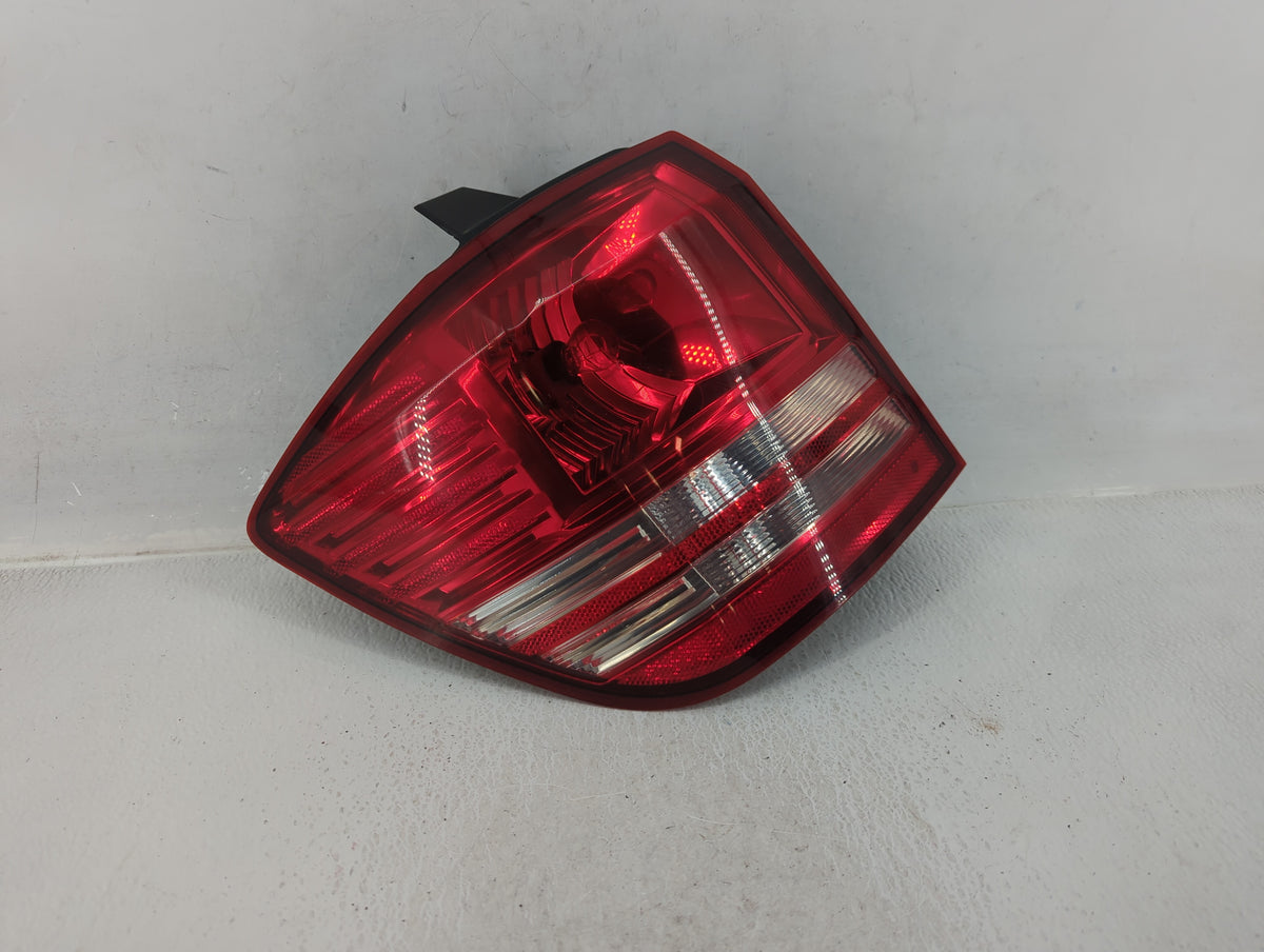 2010-2017 Dodge Journey Tail Light Assembly Driver Left OEM P/N:05116291AG Fits Fits 2010 2011 2012 2013 2014 2015 2016 2017