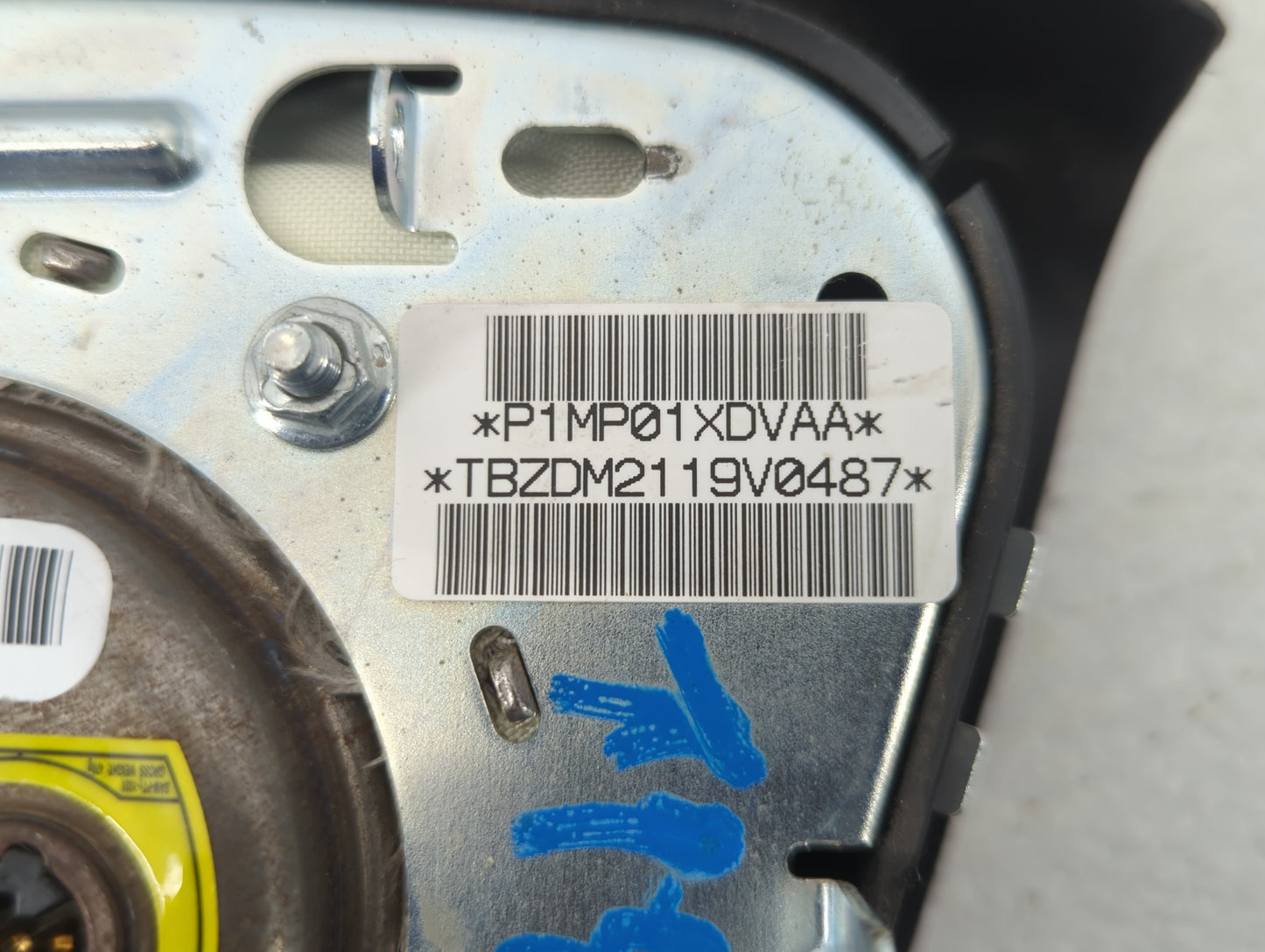 2010 Dodge Journey Air Bag Driver Left Steering Wheel Mounted Fits OEM Used Auto Parts - Oemusedautoparts1.com
