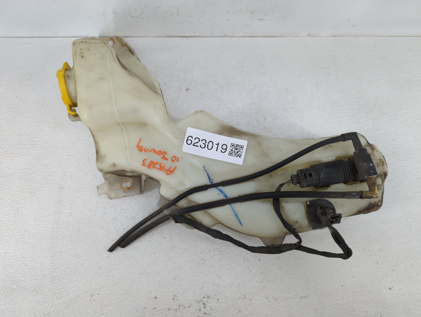 2010 Dodge Journey Windshield Washer Fluid Reservoir Bottle Oem - Oemusedautoparts1.com