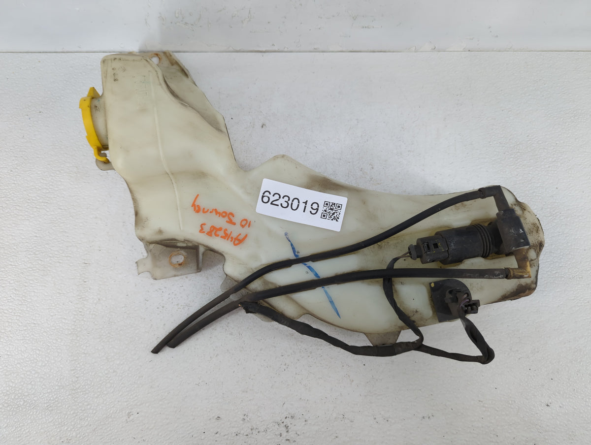 2010 Dodge Journey Windshield Washer Fluid Reservoir Bottle 623019 - Oemusedautoparts1.com