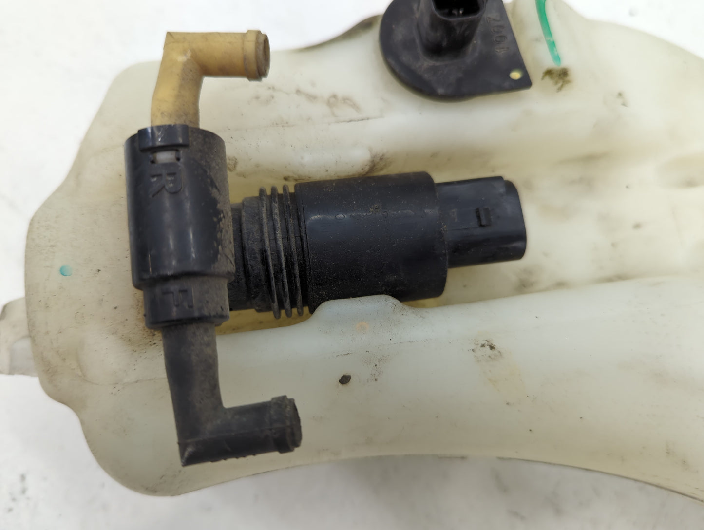 2010 Dodge Journey Windshield Washer Fluid Reservoir Bottle Oem - Oemusedautoparts1.com