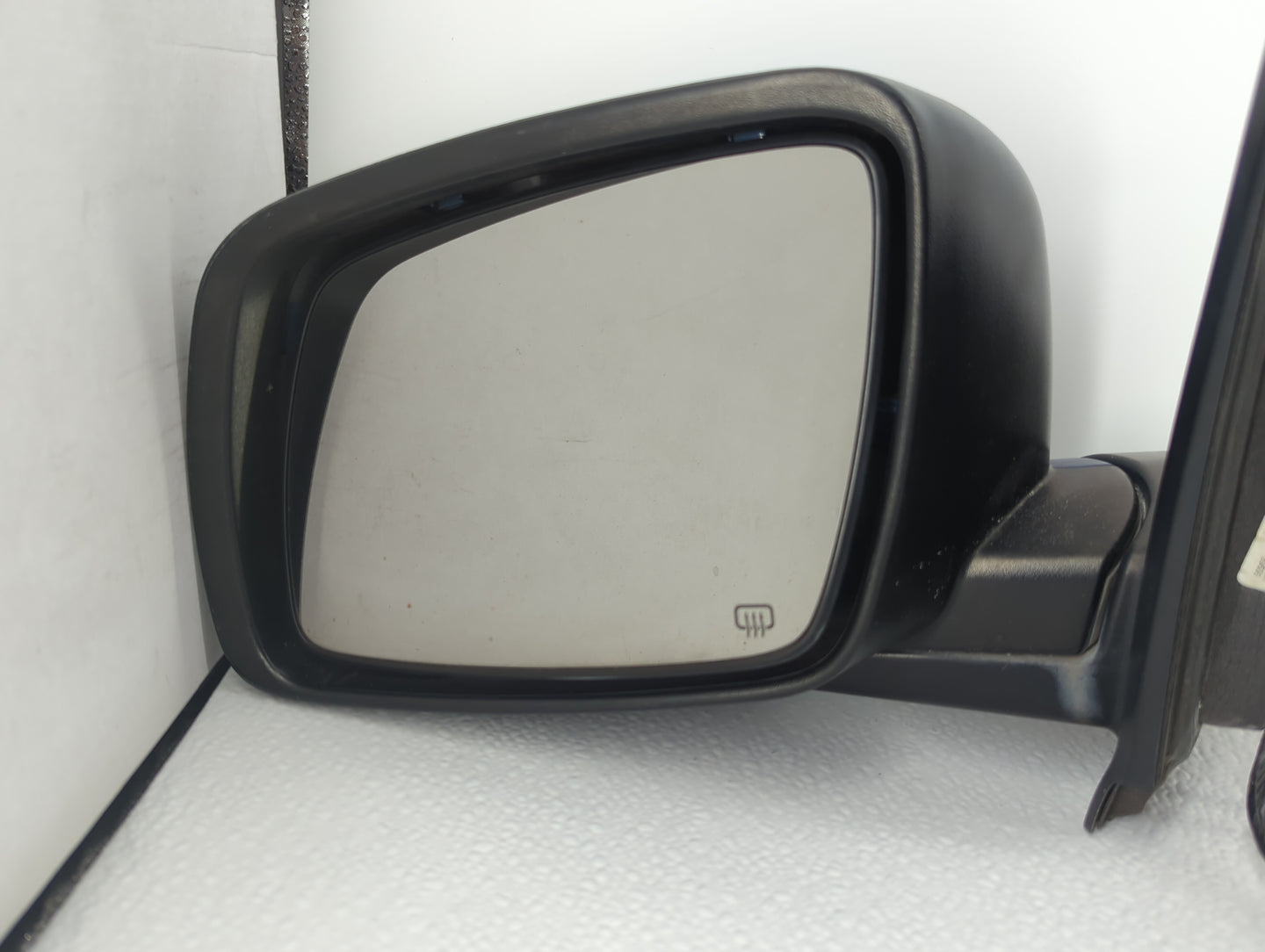2010 Dodge Journey Driver Side View Mirror - Left Door Mirror OEM Used - Oemusedautoparts1.com