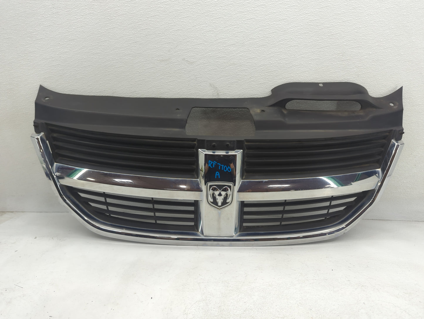 2010 Dodge Journey Front Bumper Grille Cover - Oemusedautoparts1.com