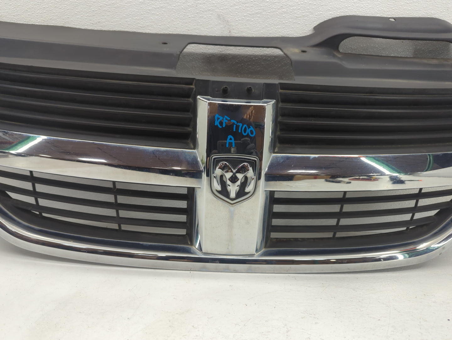 2010 Dodge Journey Front Bumper Grille Cover - Oemusedautoparts1.com