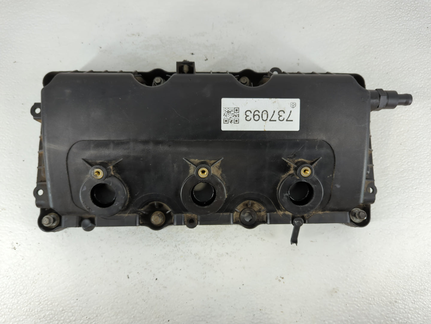 2010 Dodge Journey Driver Left Cylinder Head Valve Cover Fits OEM Used Auto Parts - Oemusedautoparts1.com