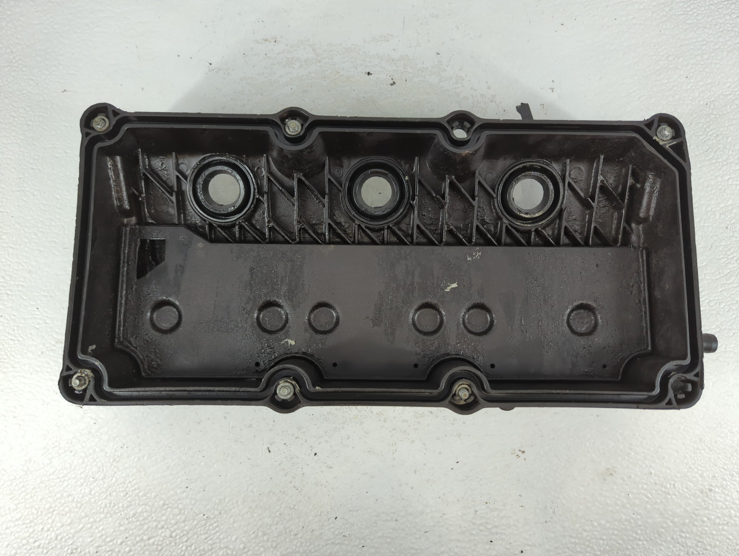 2010 Dodge Journey Driver Left Cylinder Head Valve Cover Fits OEM Used Auto Parts - Oemusedautoparts1.com