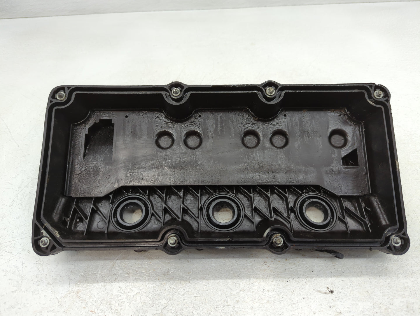 2010 Dodge Journey Driver Left Cylinder Head Valve Cover P/N:P04892551AA Fits OEM Used Auto Parts - Oemusedautoparts1.com