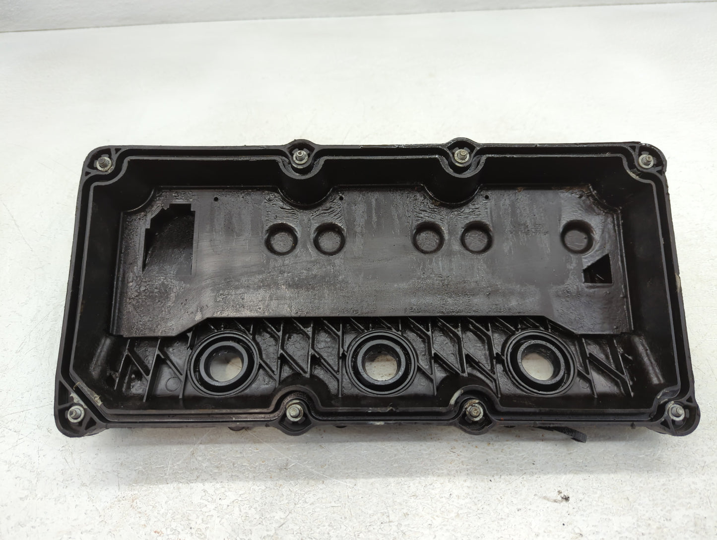 2010 Dodge Journey Driver Left Cylinder Head Valve Cover P/N:P04892551AA Fits OEM Used Auto Parts - Oemusedautoparts1.com