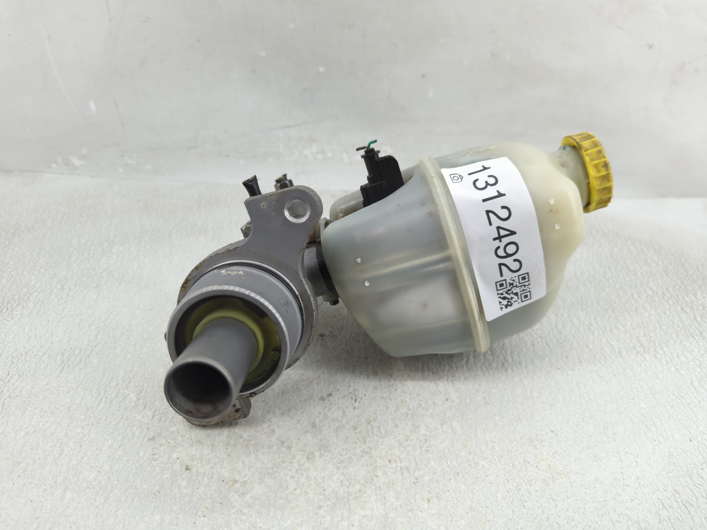 2007-2008 Dodge Ram 1500 Brake Master Cylinder - Oemusedautoparts1.com