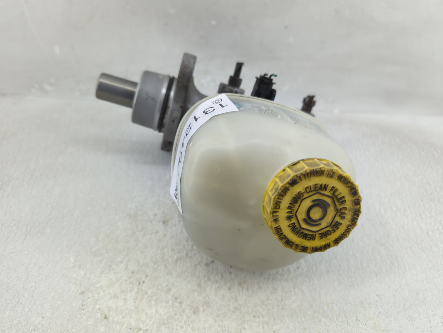 2007-2008 Dodge Ram 1500 Brake Master Cylinder - Oemusedautoparts1.com