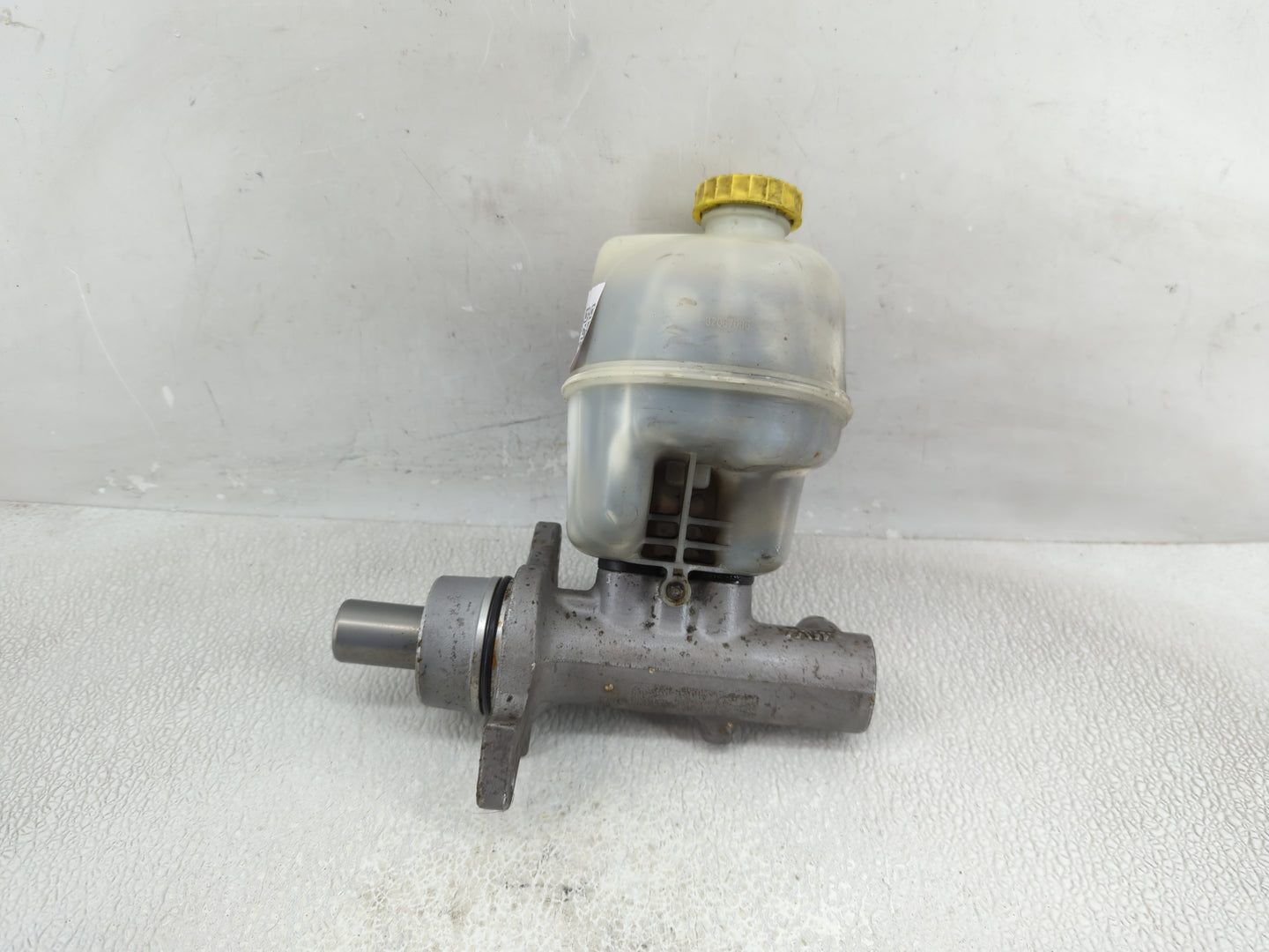 2007-2008 Dodge Ram 1500 Brake Master Cylinder - Oemusedautoparts1.com