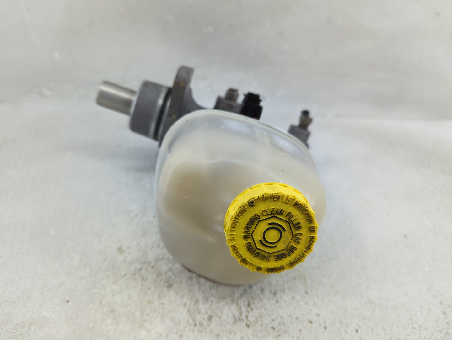 2007-2008 Dodge Ram 1500 Brake Master Cylinder - Oemusedautoparts1.com