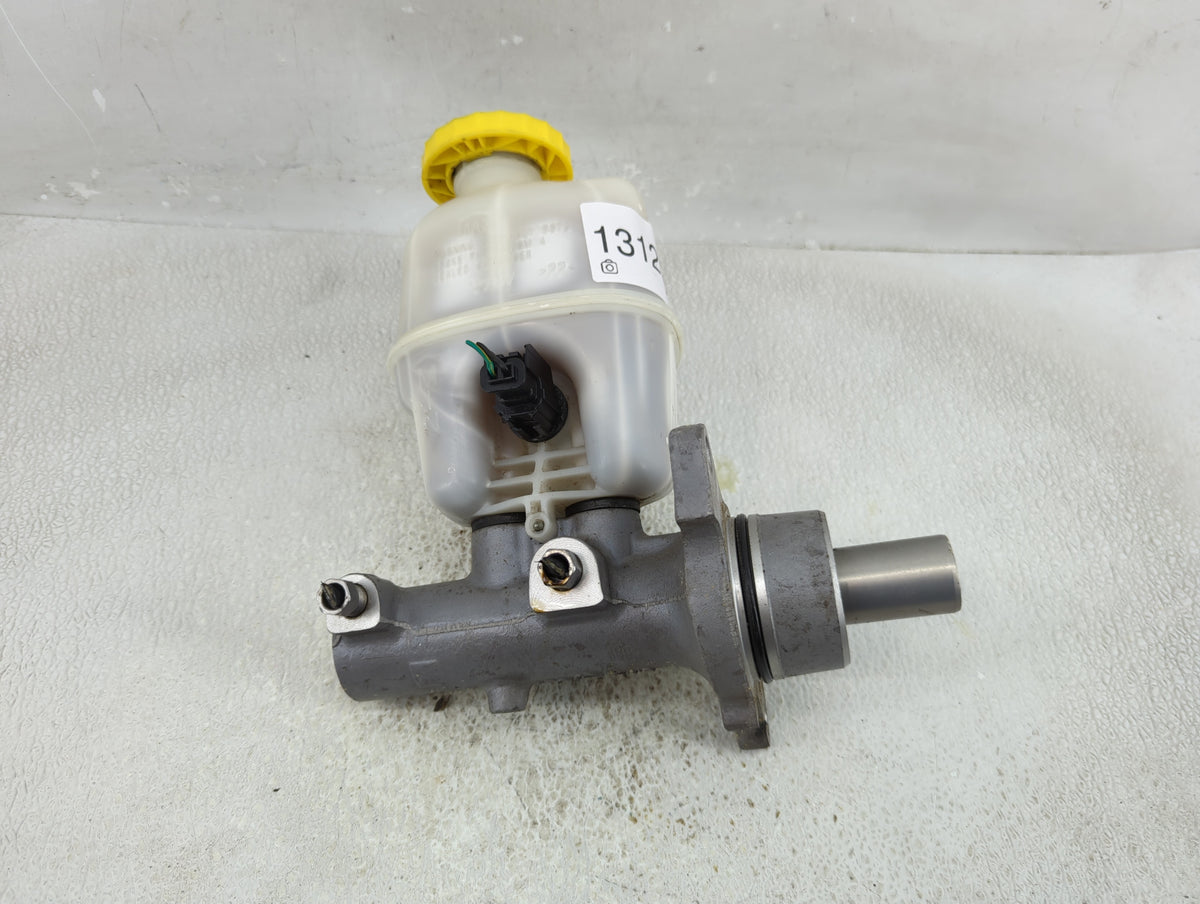 2007-2008 Dodge Ram 1500 Brake Master Cylinder 1312663 - Oemusedautoparts1.com